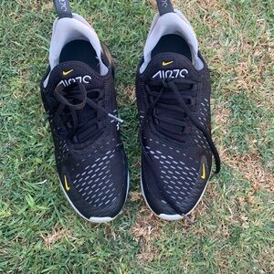 Nike Air air270 Black and Yellow Athletic Shoes